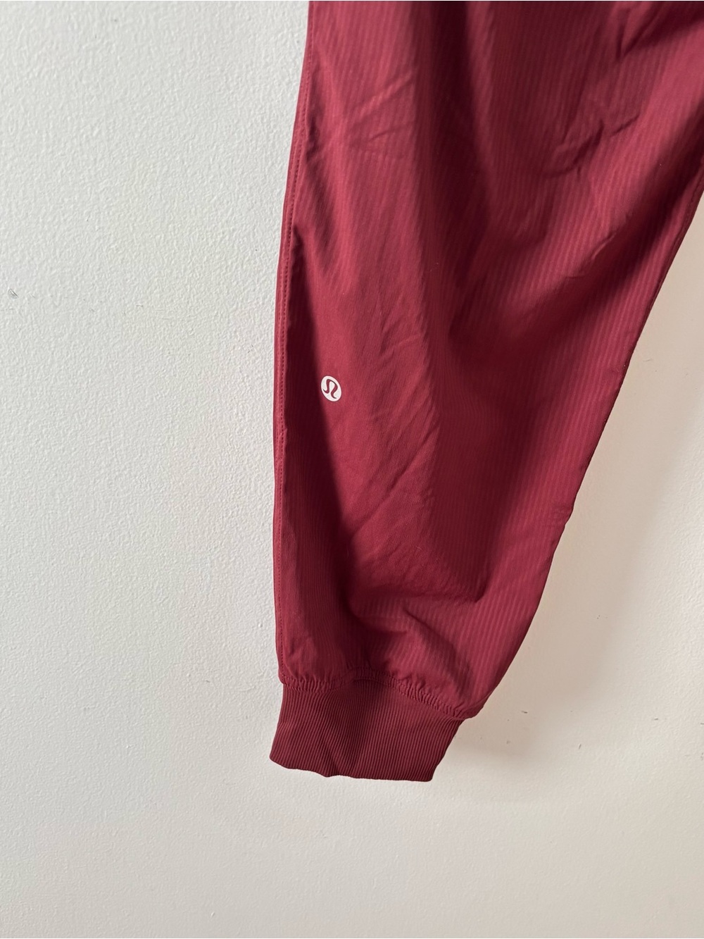 Lululemon Dance Studio Mid-Rise Jogger Red Merlot Pants Lightweight Swift Fabric - Picture 7 of 8